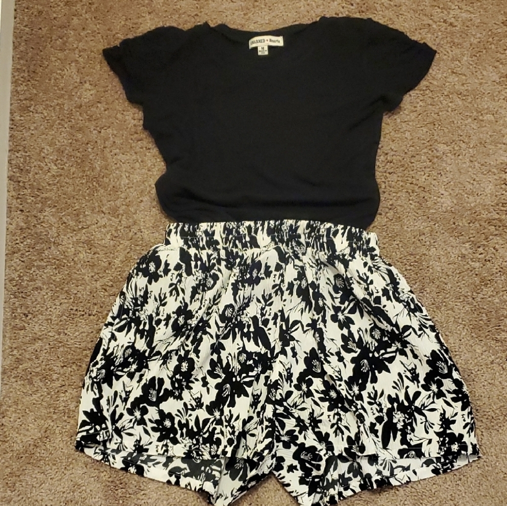 Black Top and Floral Shorts Medium Set - Picture 1 of 11